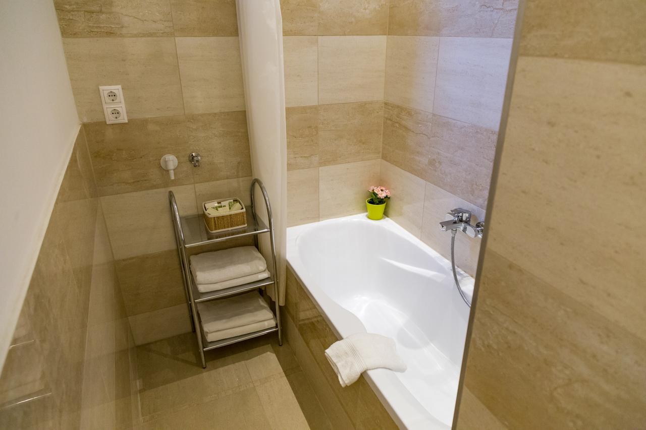 Balaton Delux Apartment Budapest Kültér fotó